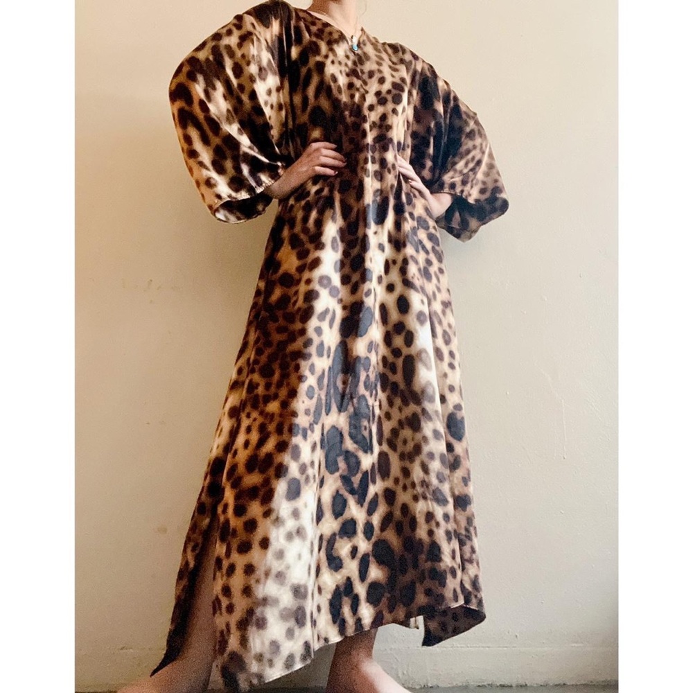 Delightful cheetah / leopard print maxi dress / nightgown by Natori